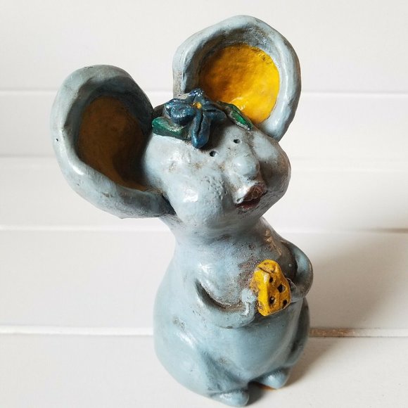 Vintage Mouse Holding Cheese Figurine - Picture 6 of 12